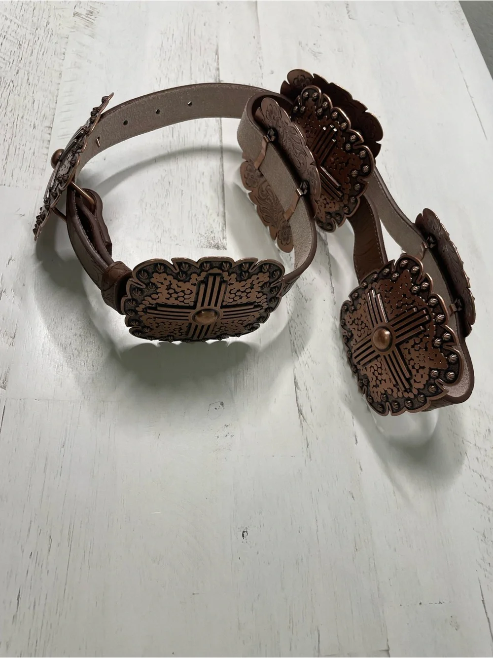 Angel Ranch Women’s Brown Scalloped Concho Leather Belt – Size Large